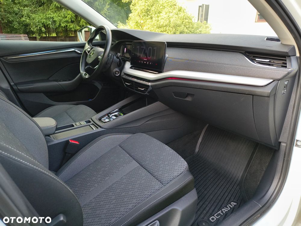 Skoda Octavia 2.0 TDI Style DSG - 26