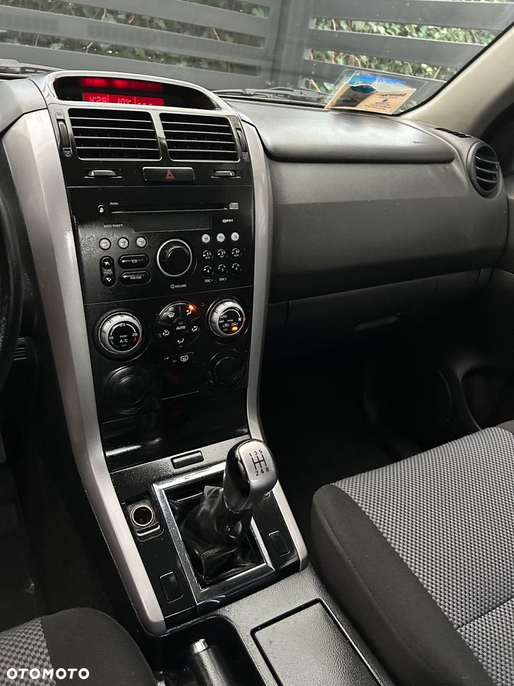 Suzuki Grand Vitara 1.6 Comfort - 21