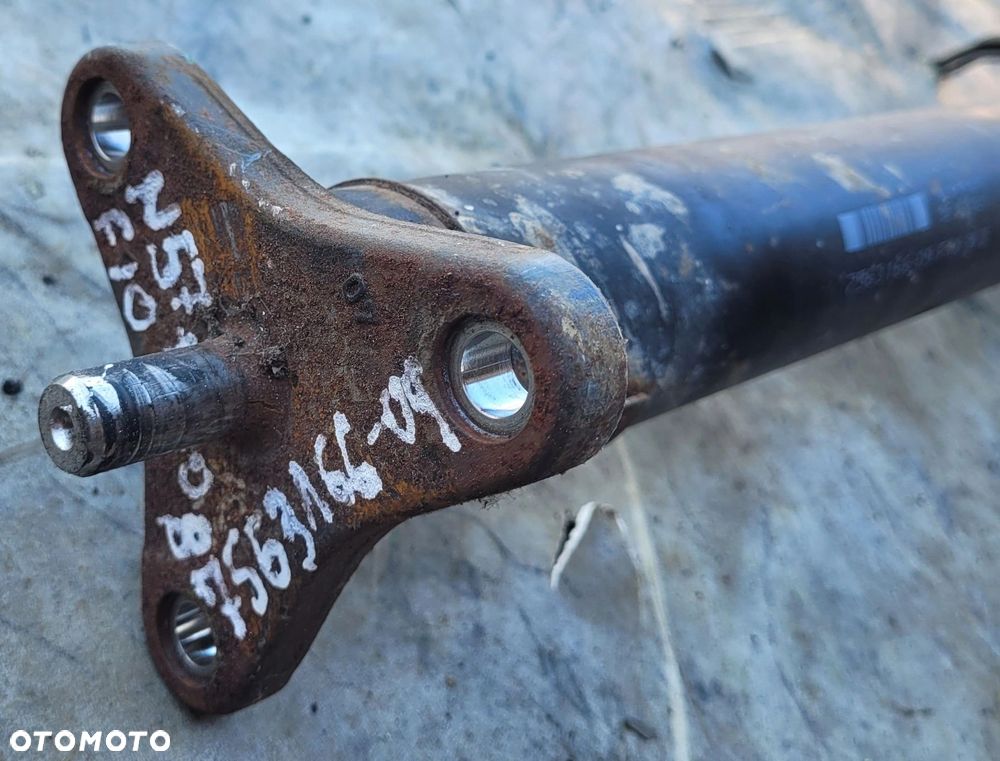 WAŁ NAPĘDOWY BMW F10 F11 N57D30 3.0D 7563166 - 2