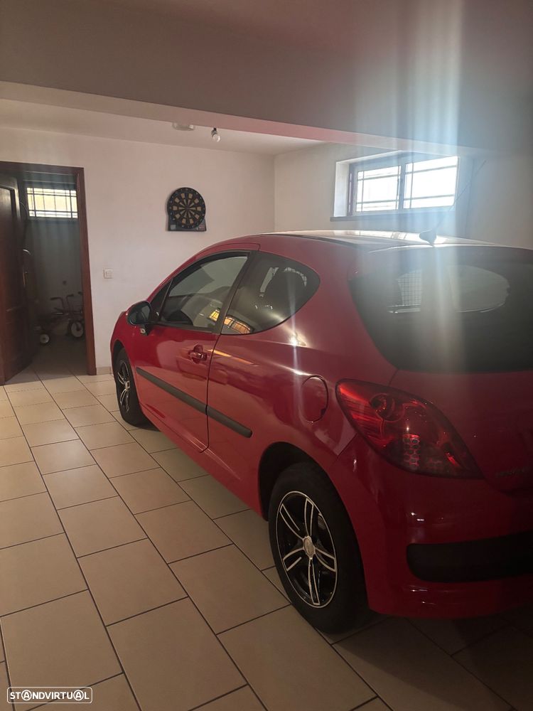 Peugeot 207 - 8