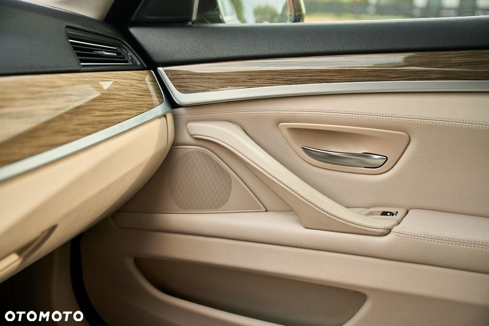 BMW Seria 5 525d xDrive Modern Line - 39