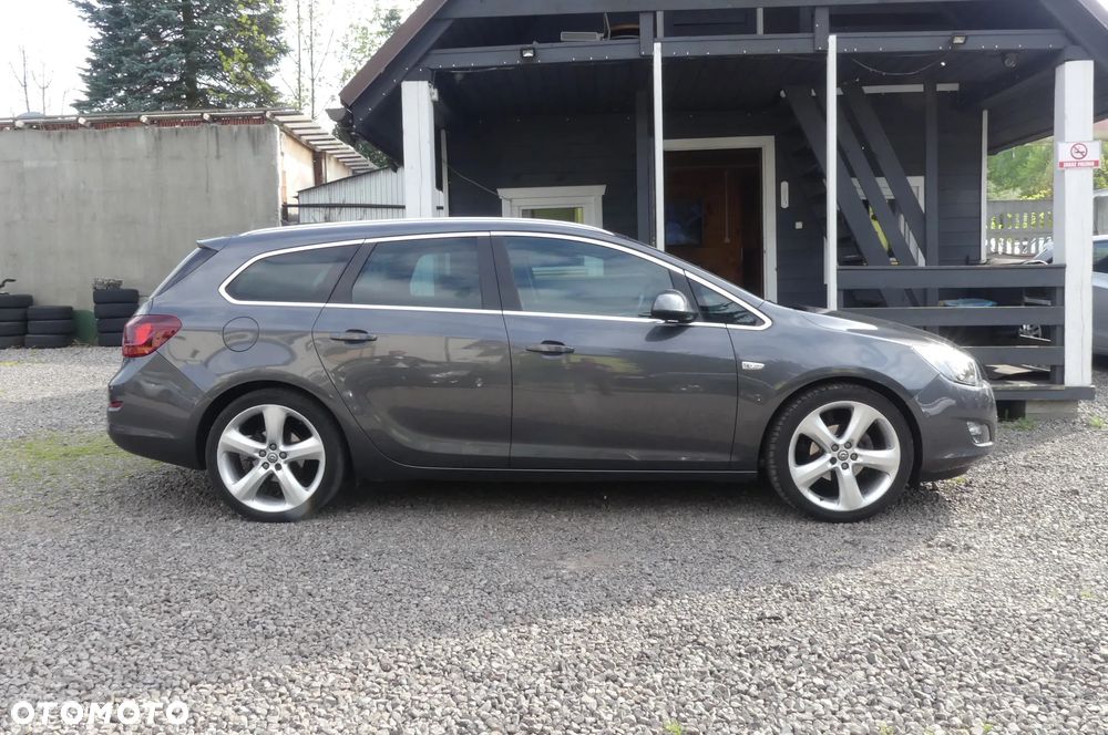 Opel Astra 1.4 T Cosmo - 4