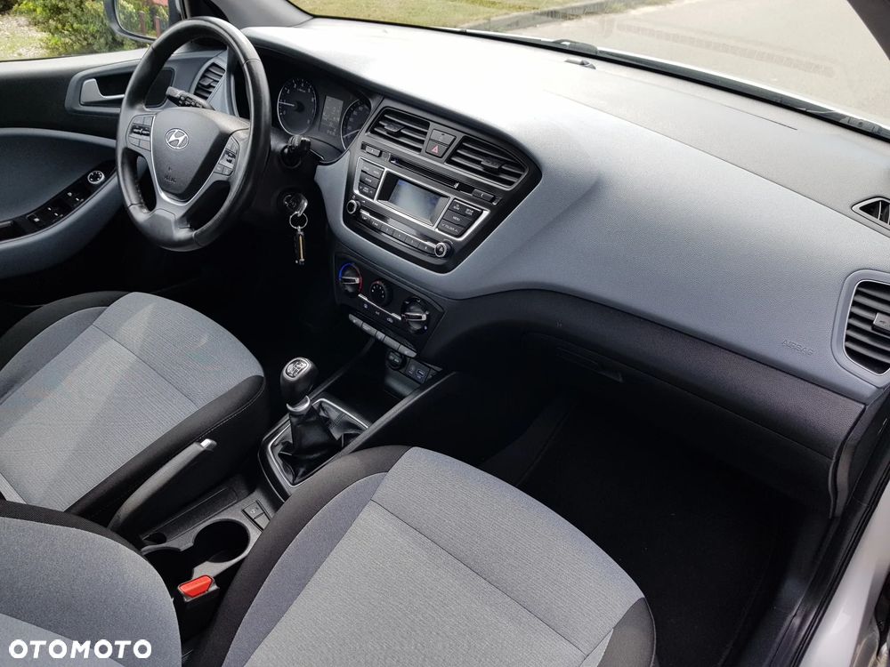 Hyundai i20 1.2 Passion Plus - 26