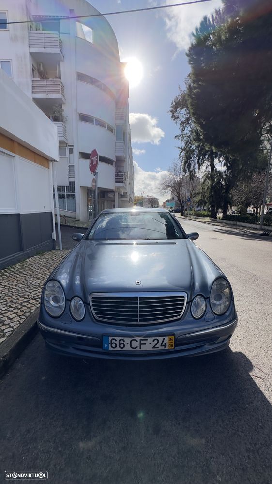 Mercedes-Benz E 220 - 1