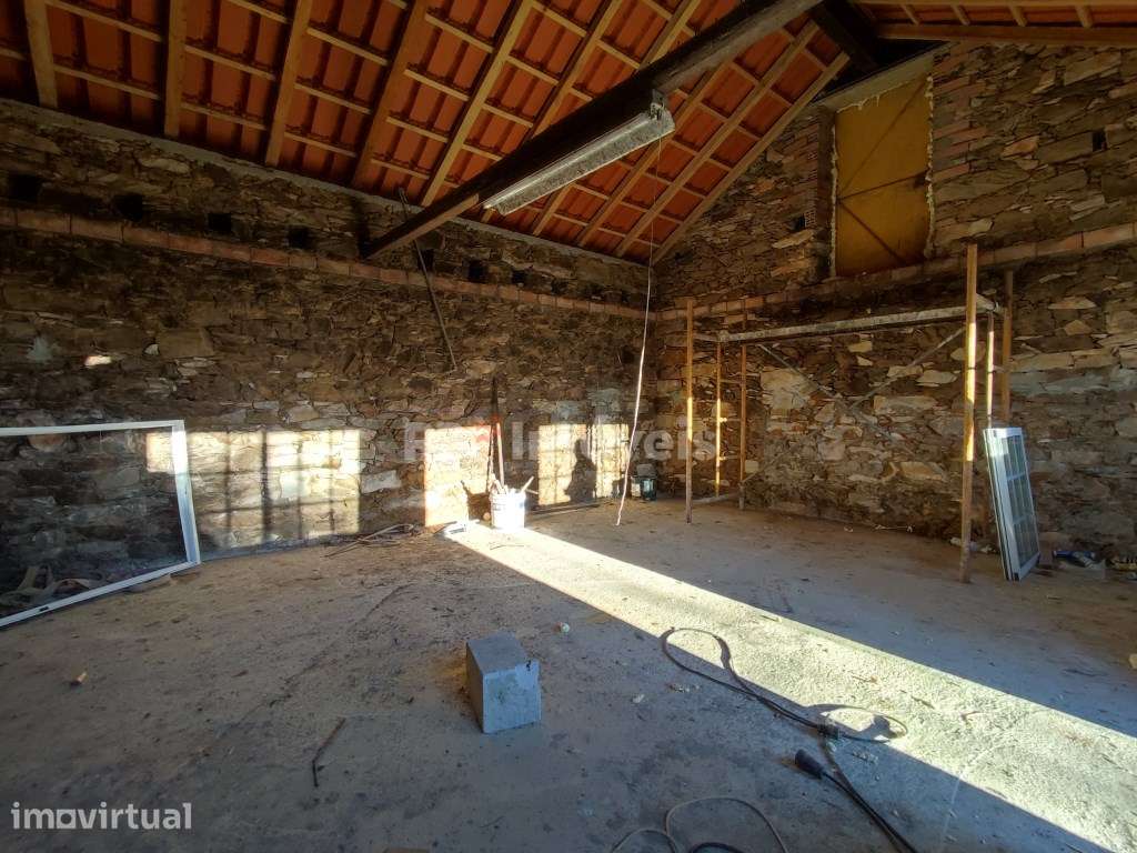 Casa rural com terreno - Nossa Sra do Pranto, Ferreira do Zêzere - Grande imagem: 4/28