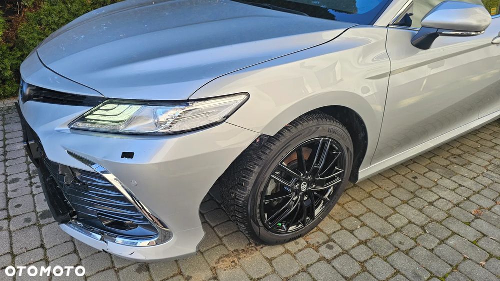 Toyota Camry 2.5 Hybrid Dynamic Force Executive e-CVT - 2