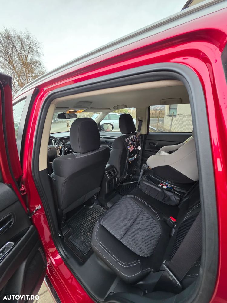 Mitsubishi Outlander PHEV 2.4 L 4X4 Instyle - 5