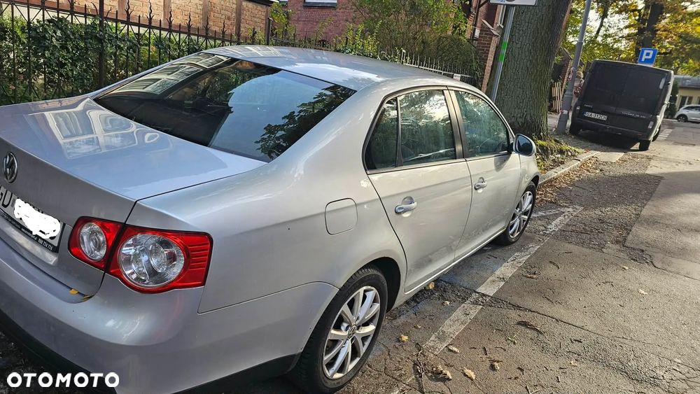 Volkswagen Jetta 1.6 TDI DPF Comfortline - 1