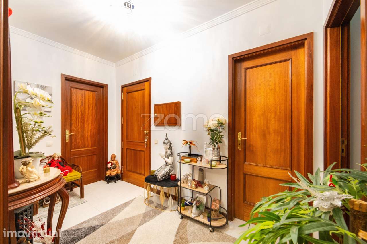 APARTAMENTO T2 C/ GARAGEM E VARANDA - VILA NOVA DE GAIA - Grande imagem: 4/24