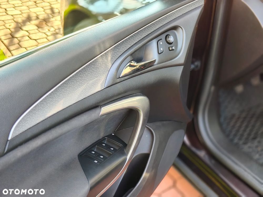 Opel Insignia 1.8 - 10
