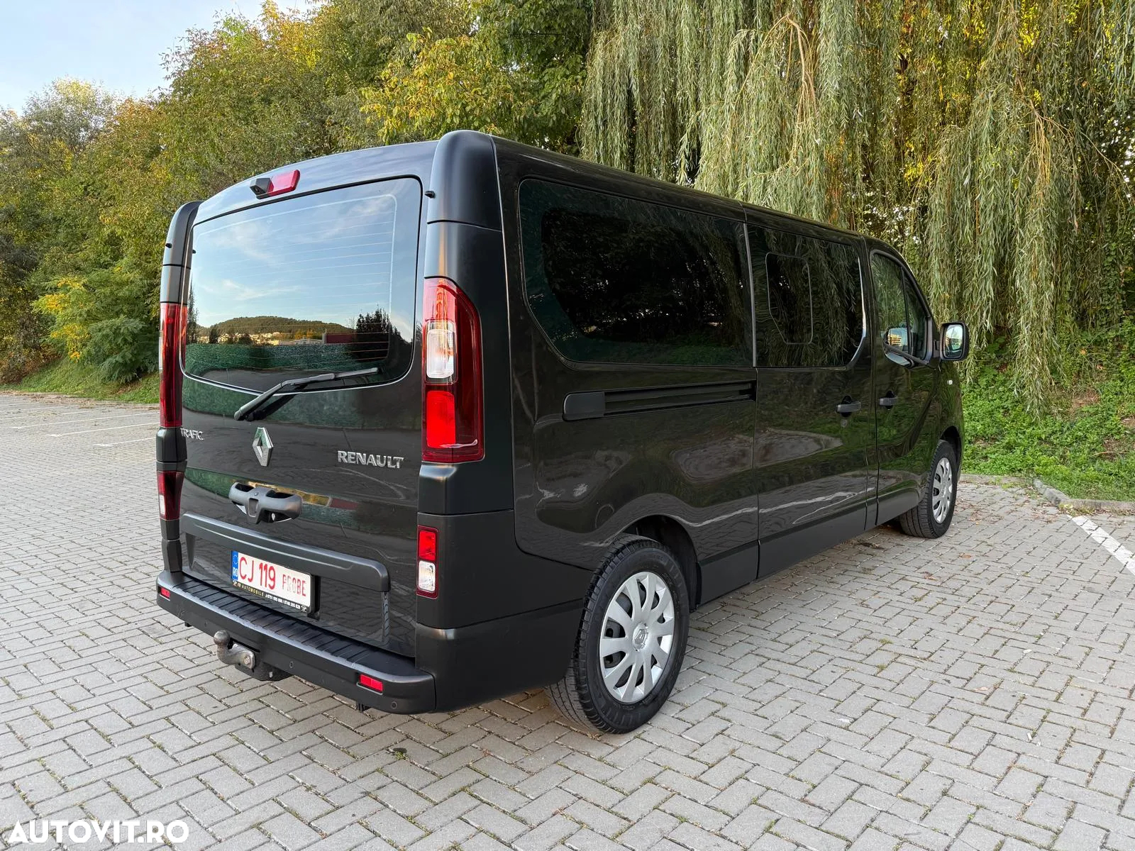 Renault Trafic Combi L2H1 1.6 dCi TT 145 7+1 Expression Plus - 4