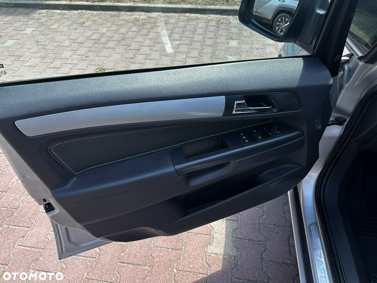 Opel Zafira 1.9 CDTI First Edition - 11