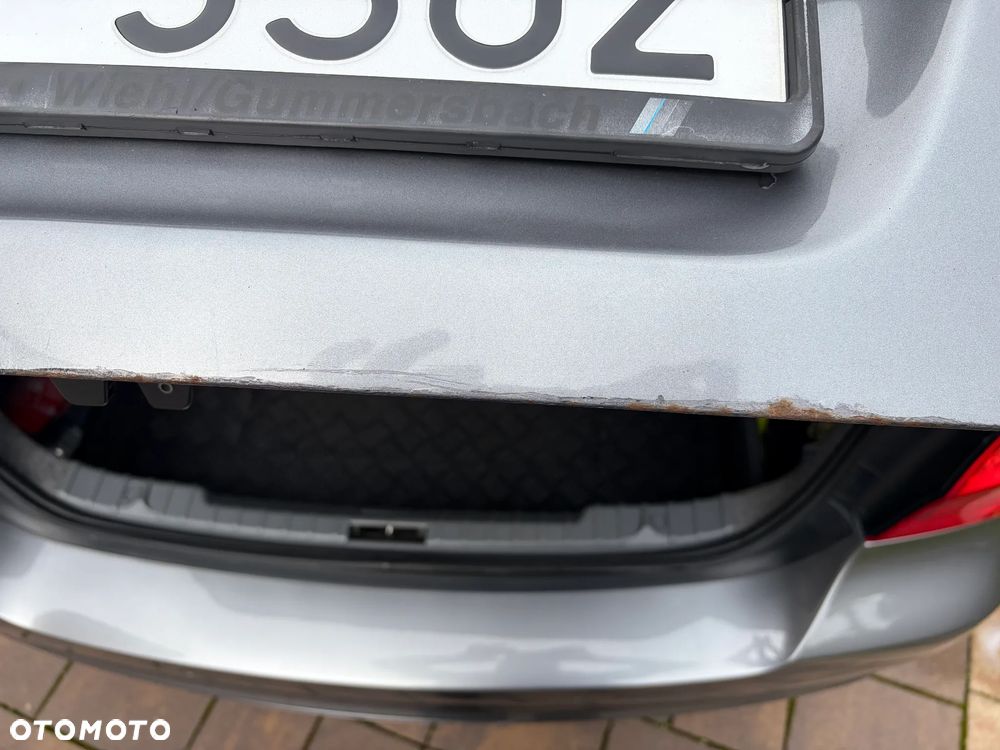 BMW Seria 3 318i - 16