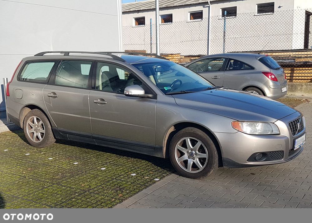 Volvo V70 2.0D Momentum - 4
