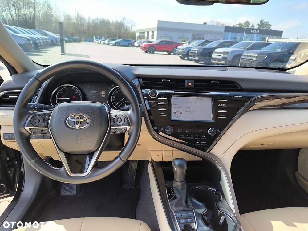 Toyota Camry - 14
