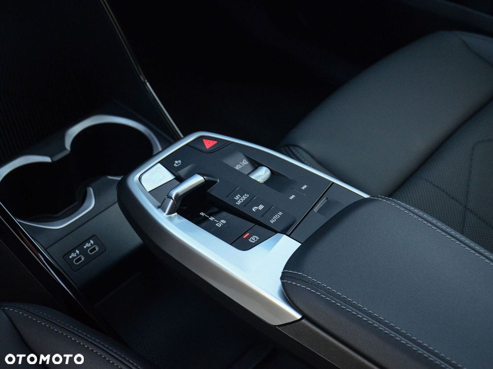 BMW iX1 xDrive30 66.5kWh - 19