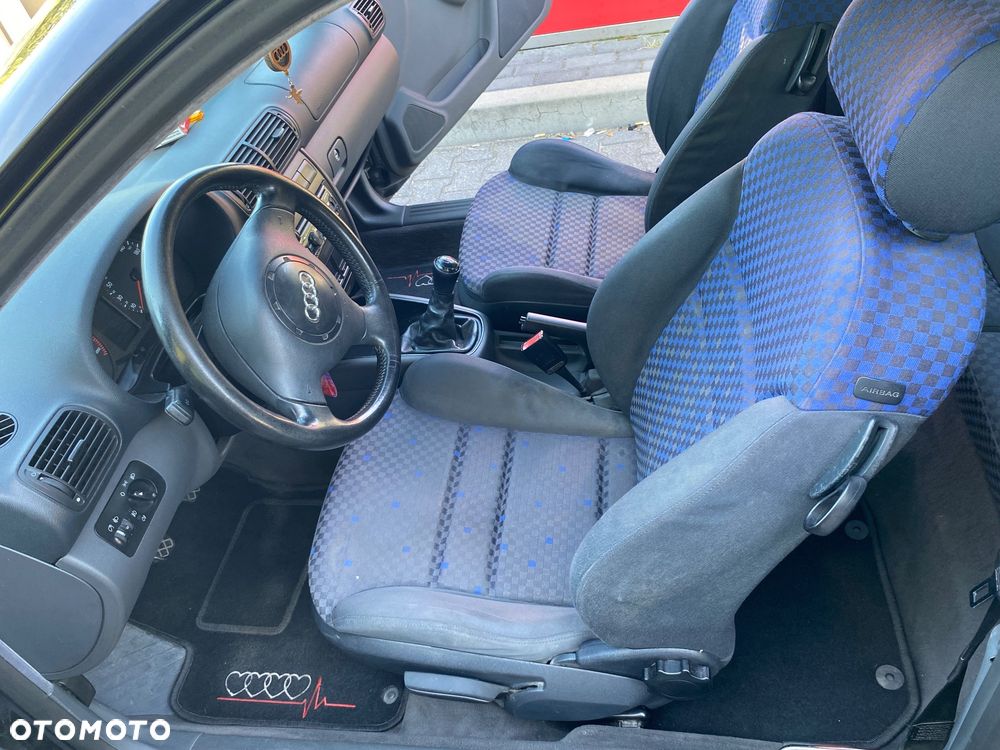 Audi A3 3-drzwiowe 1.6 Ambiente - 18