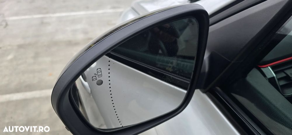 Renault Arkana E-TECH 145 R.S.LINE - 28