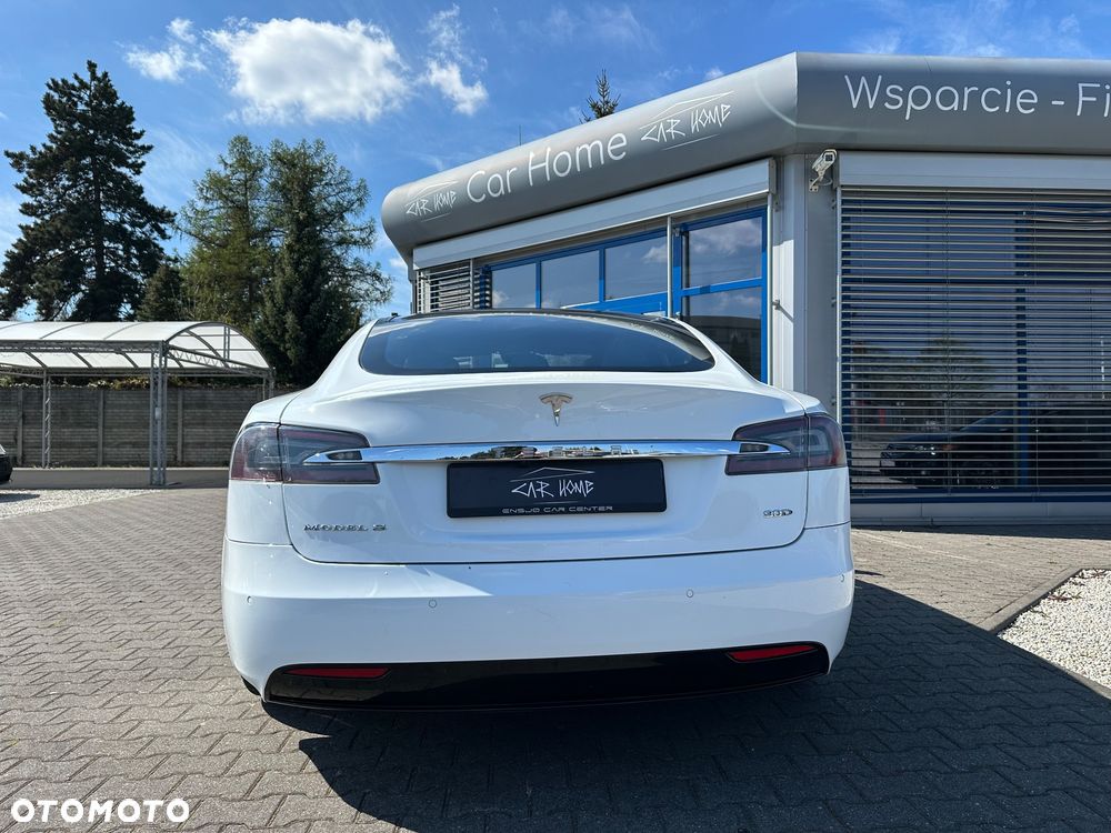 Tesla Model S 90 D - 11