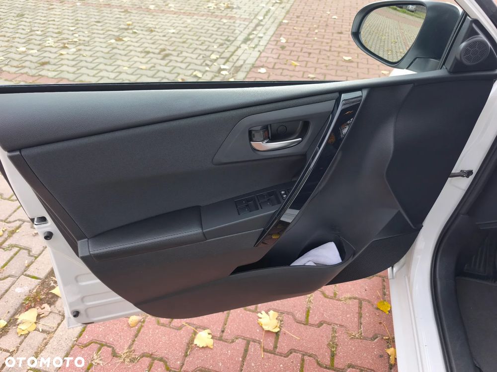 Toyota Auris - 12