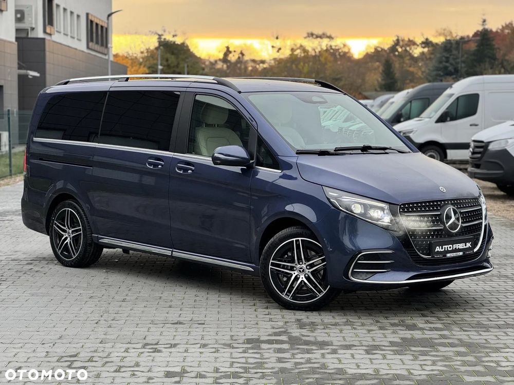 Mercedes-Benz Klasa V - 1