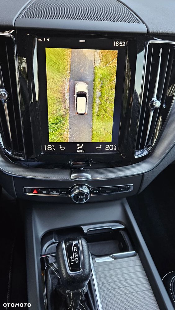 Volvo XC 60 D5 AWD Geartronic RDesign - 18