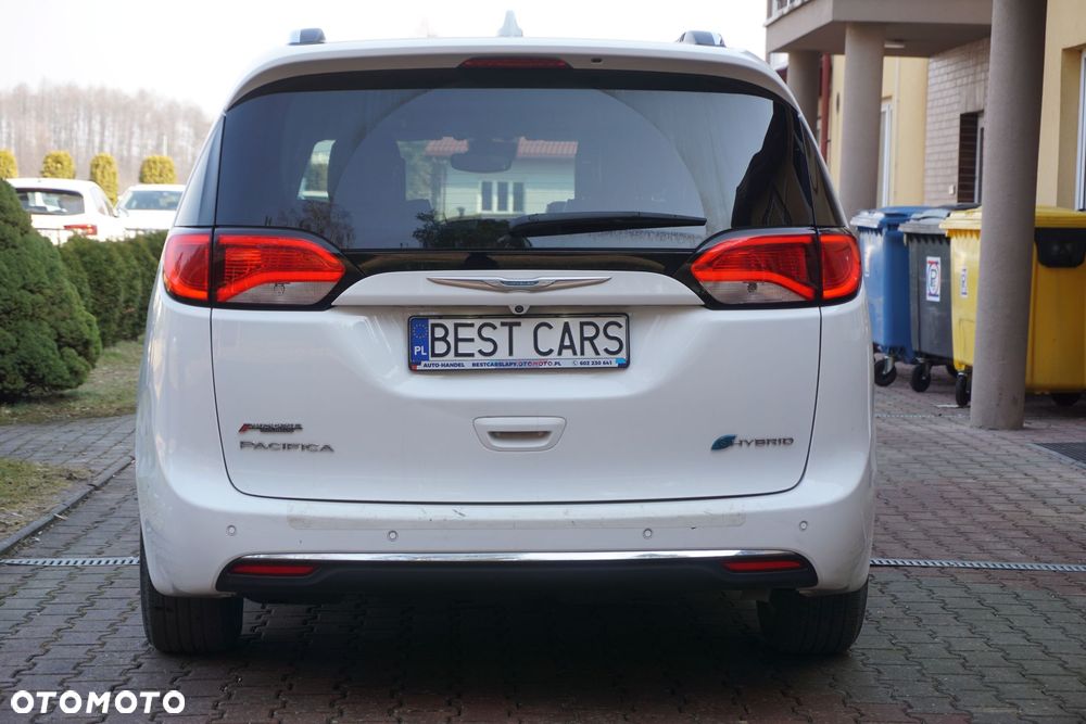 Chrysler Pacifica - 11