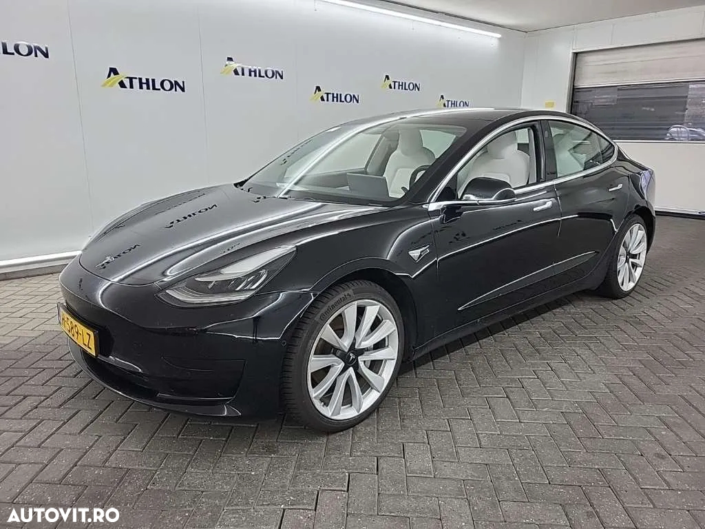 Tesla Model 3 Standard Reichweite Plus Hinterradantrieb - 2