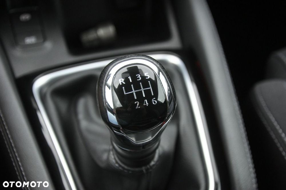 Nissan Qashqai 1.3 DIG-T N-Connecta EU6d - 19