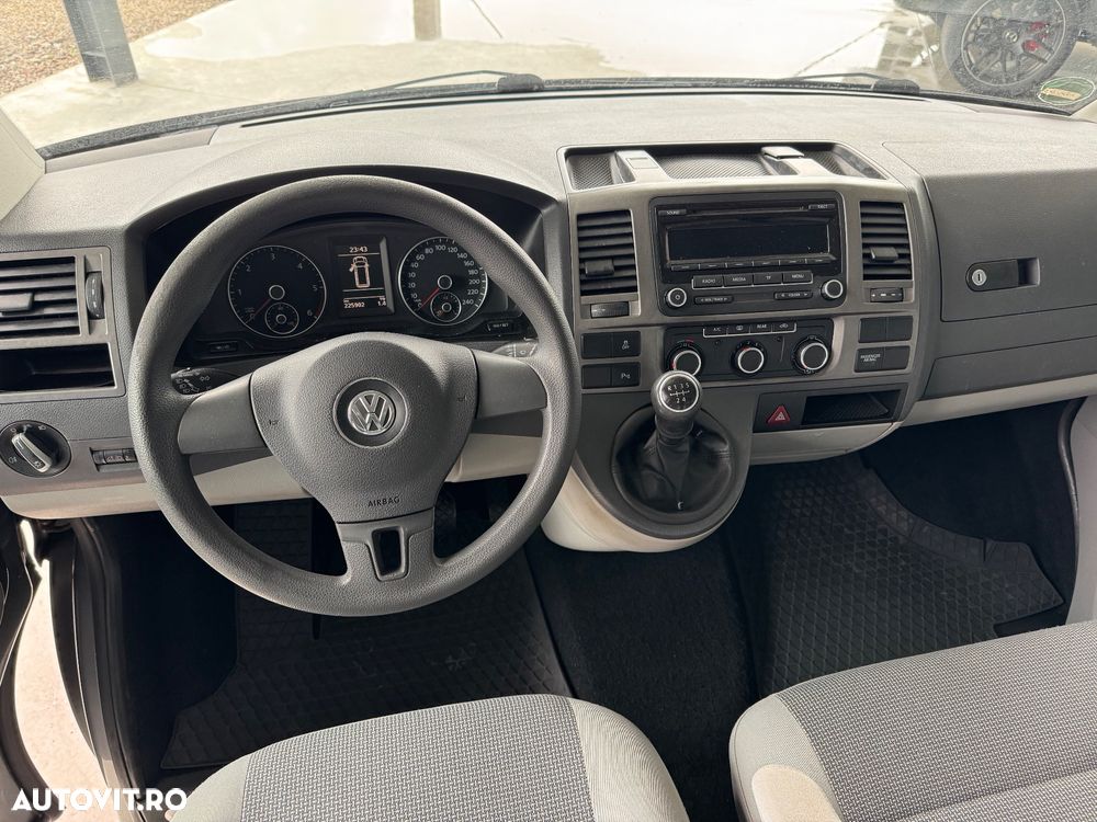 Volkswagen Caravelle - 6
