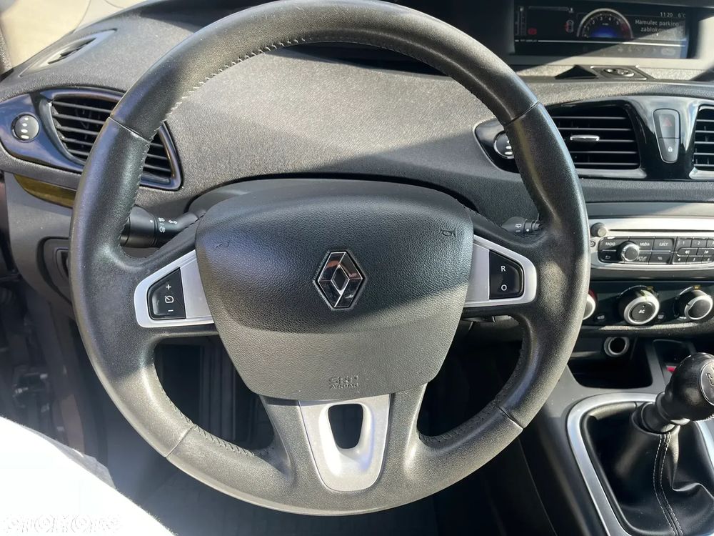 Renault Scenic ENERGY TCe 115 Bose Edition - 8