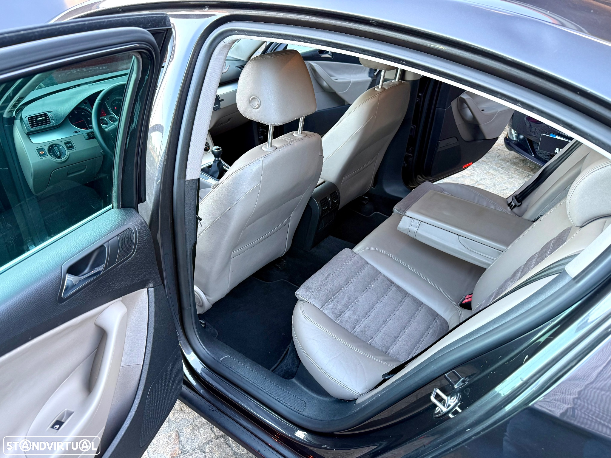 VW Passat 2.0 TDI Highline - 43