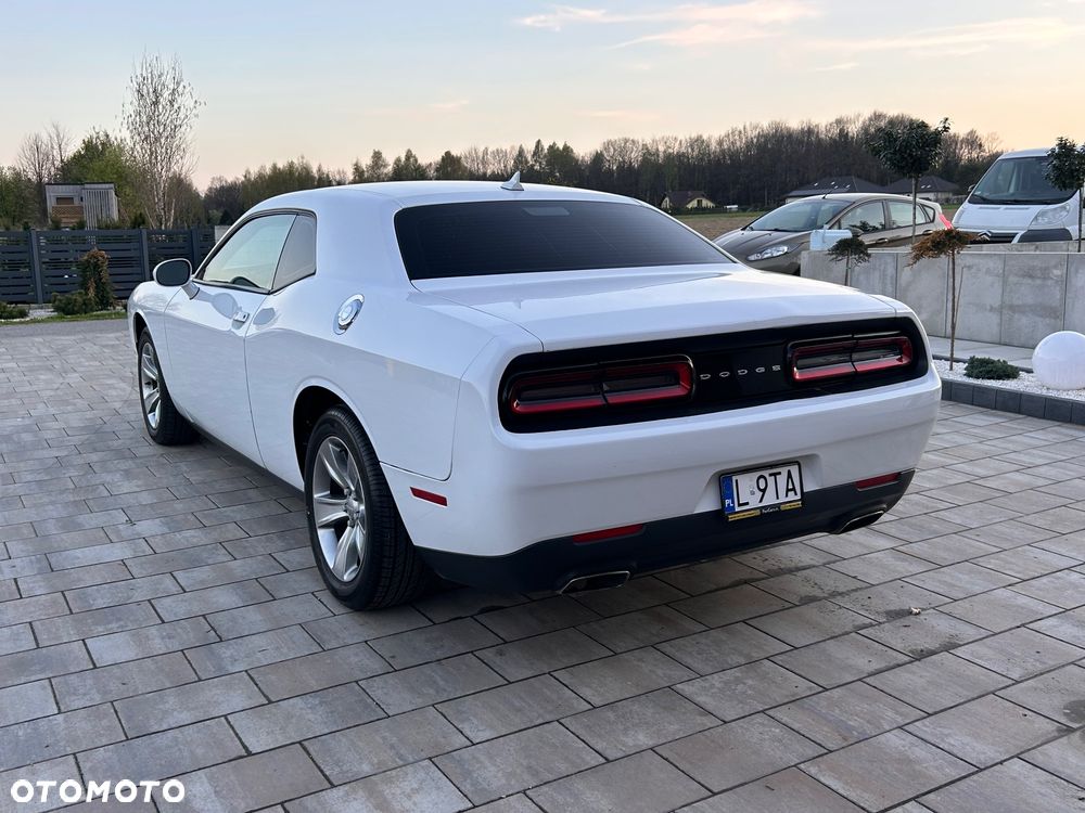 Dodge Challenger Automatik SXT Plus - 3