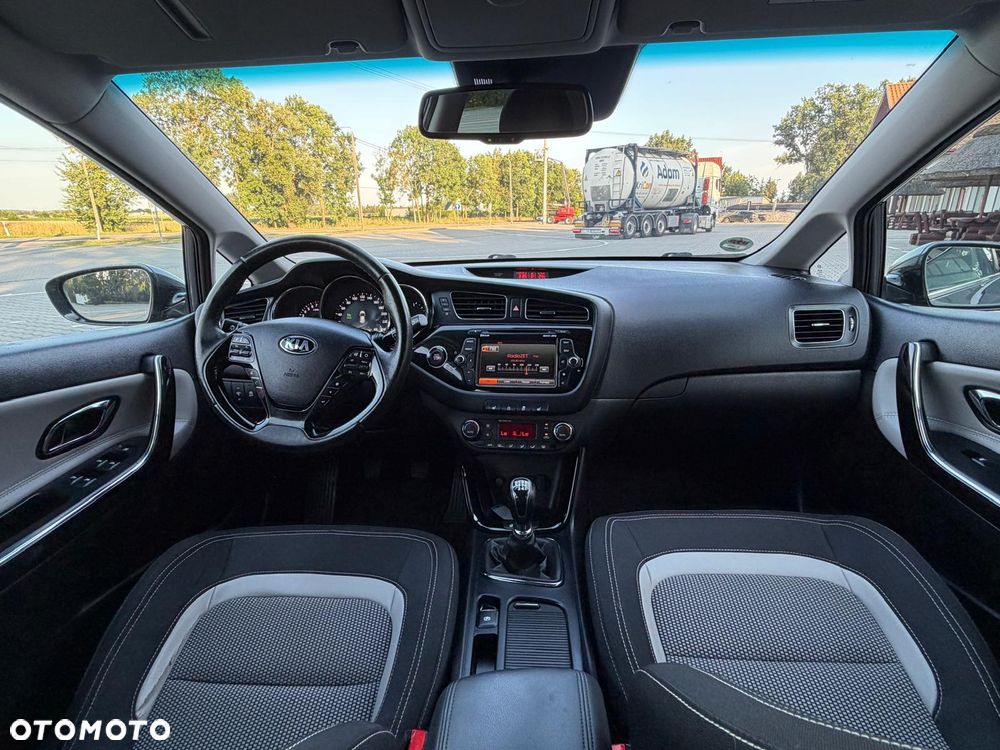 Kia Ceed 1.6 GDI Platinum Edition - 31
