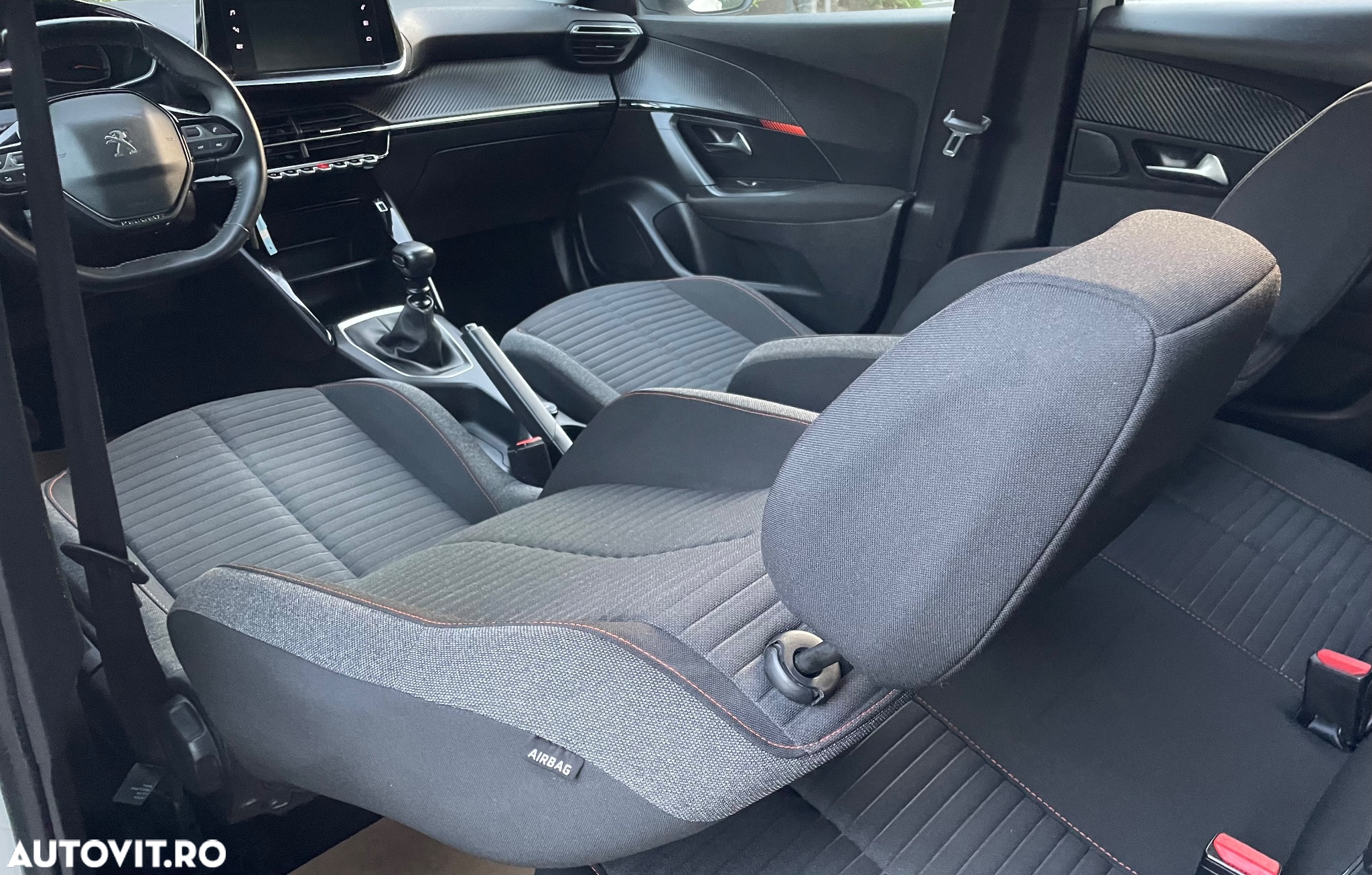 Peugeot 2008 BlueHDi 110 Allure Pack - 27