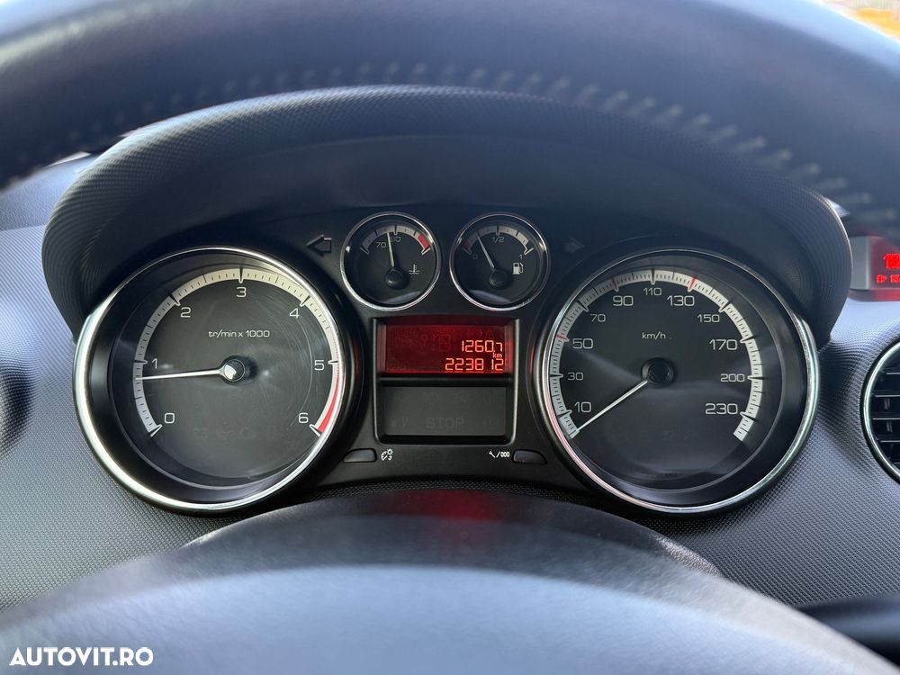 Peugeot 308 HDi FAP 150 Family - 18