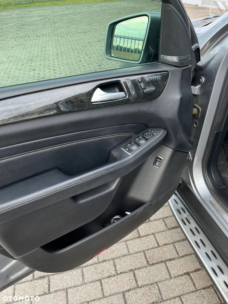 Mercedes-Benz ML - 11