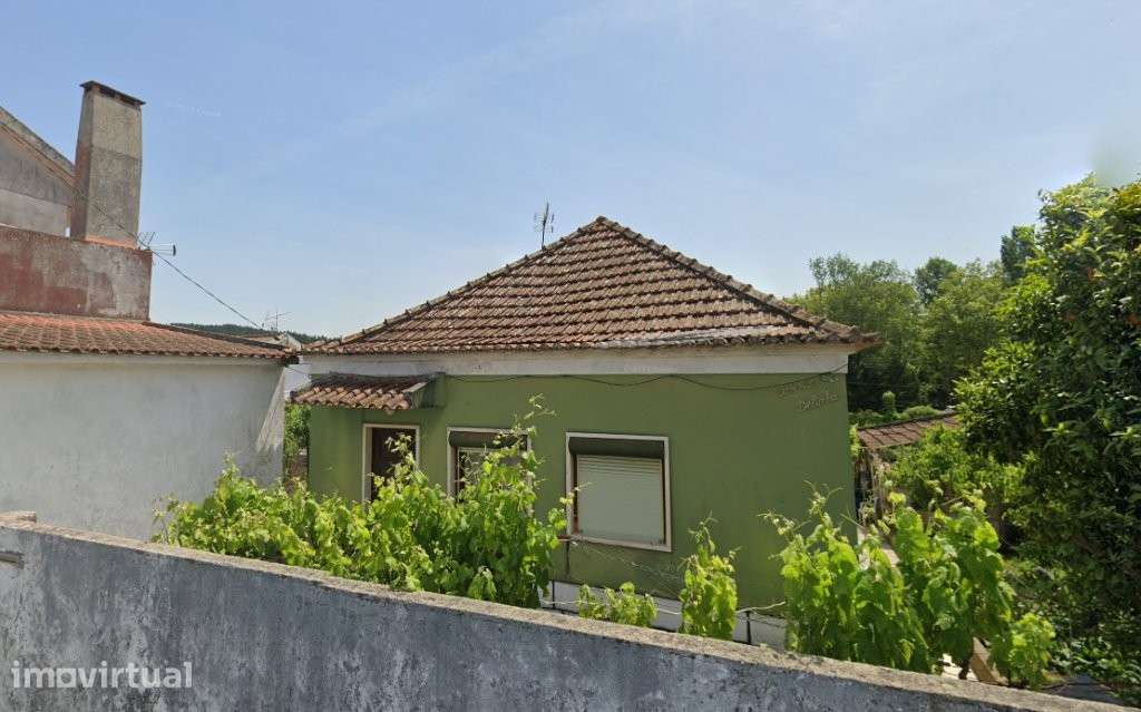 Moradia T2 com Cave, Garagem e anexo - Grande imagem: 3/3