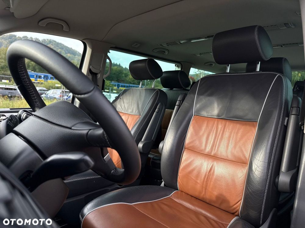 Volkswagen Multivan - 13