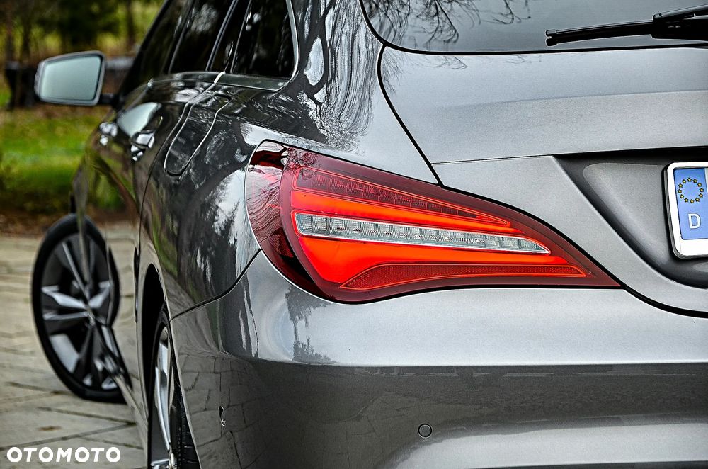 Mercedes-Benz CLA 200 7G-DCT UrbanStyle Edition - 22