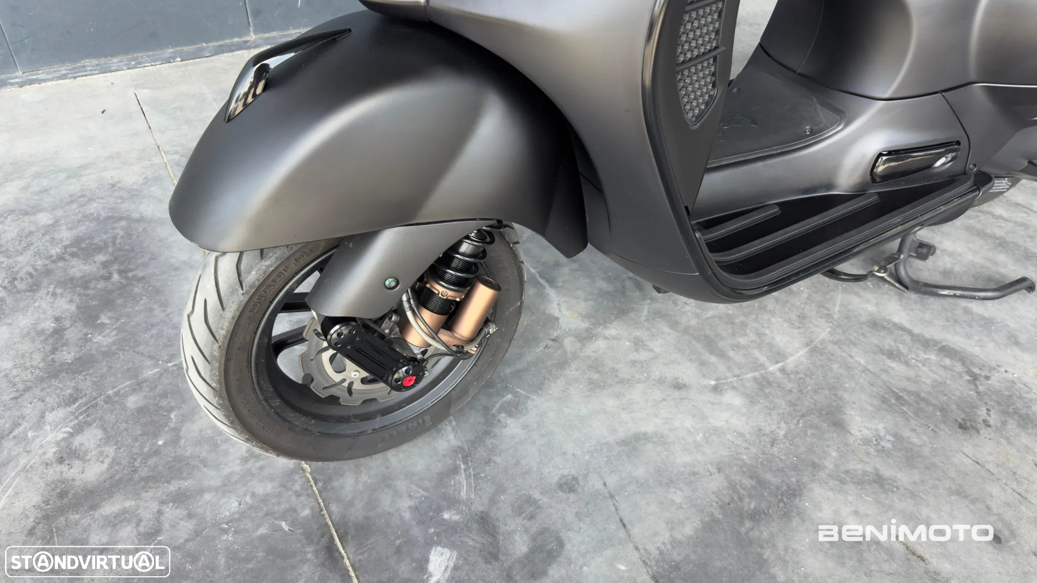 Vespa GTS Super 300 Notte - 18