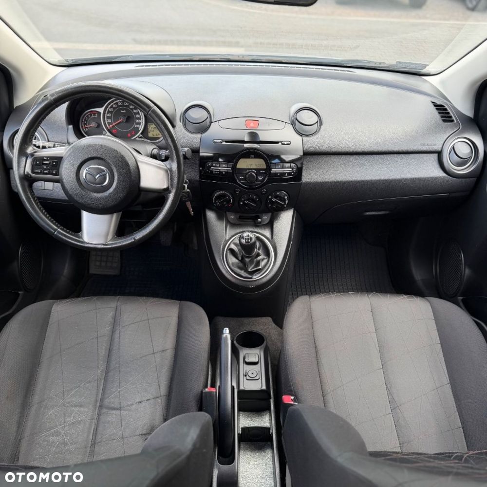 Mazda 2 - 25