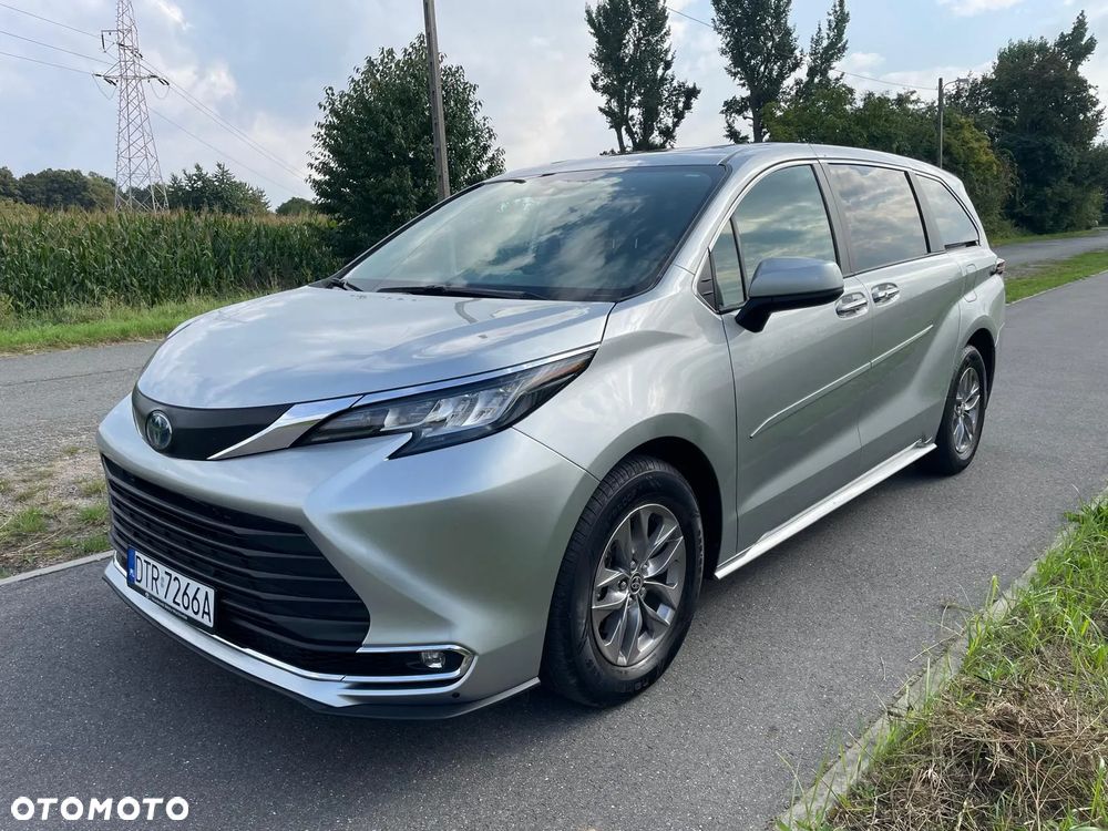 Toyota Sienna - 10