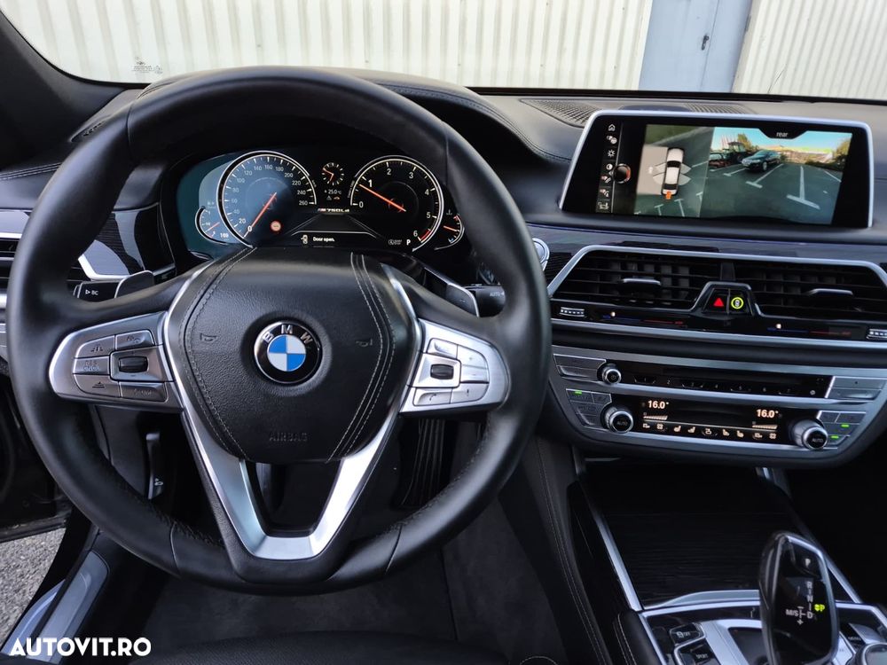 BMW Seria 7 730Ld xDrive - 35