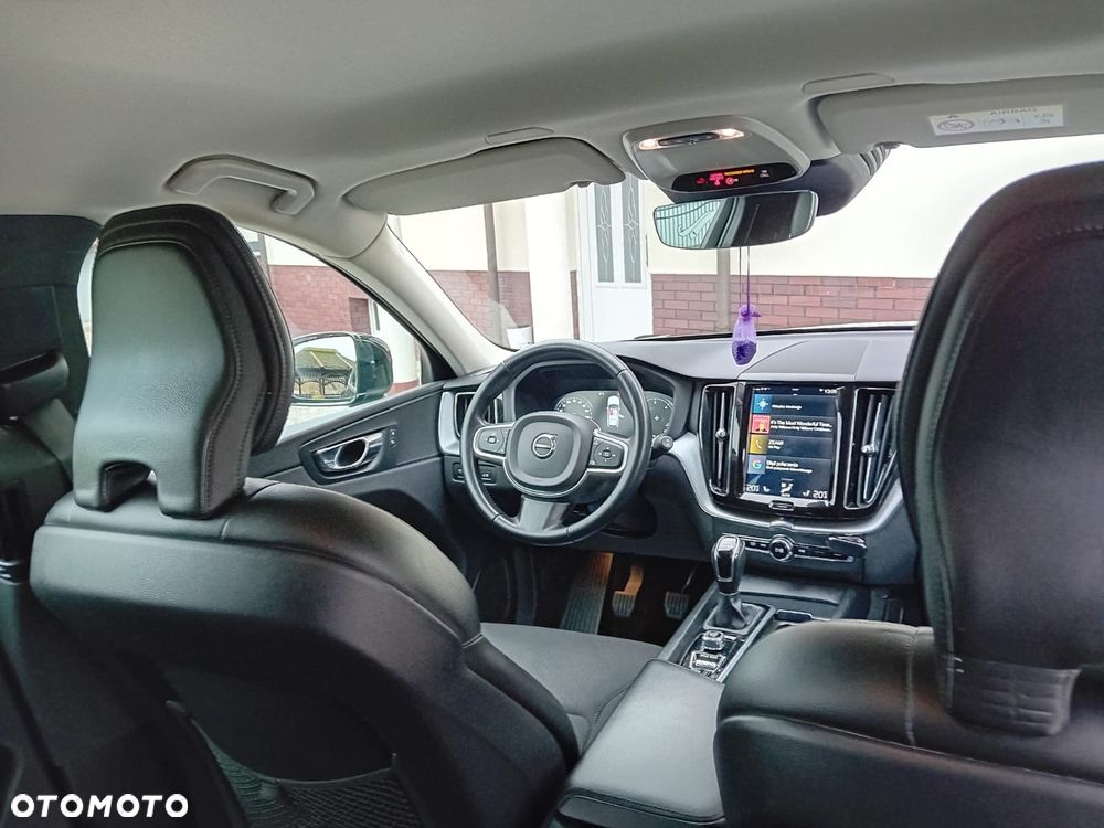 Volvo XC 60 D3 Momentum Pro - 20