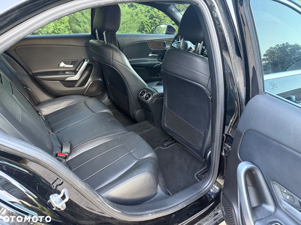 Mercedes-Benz Klasa A 220 4Matic 7G-DCT - 39
