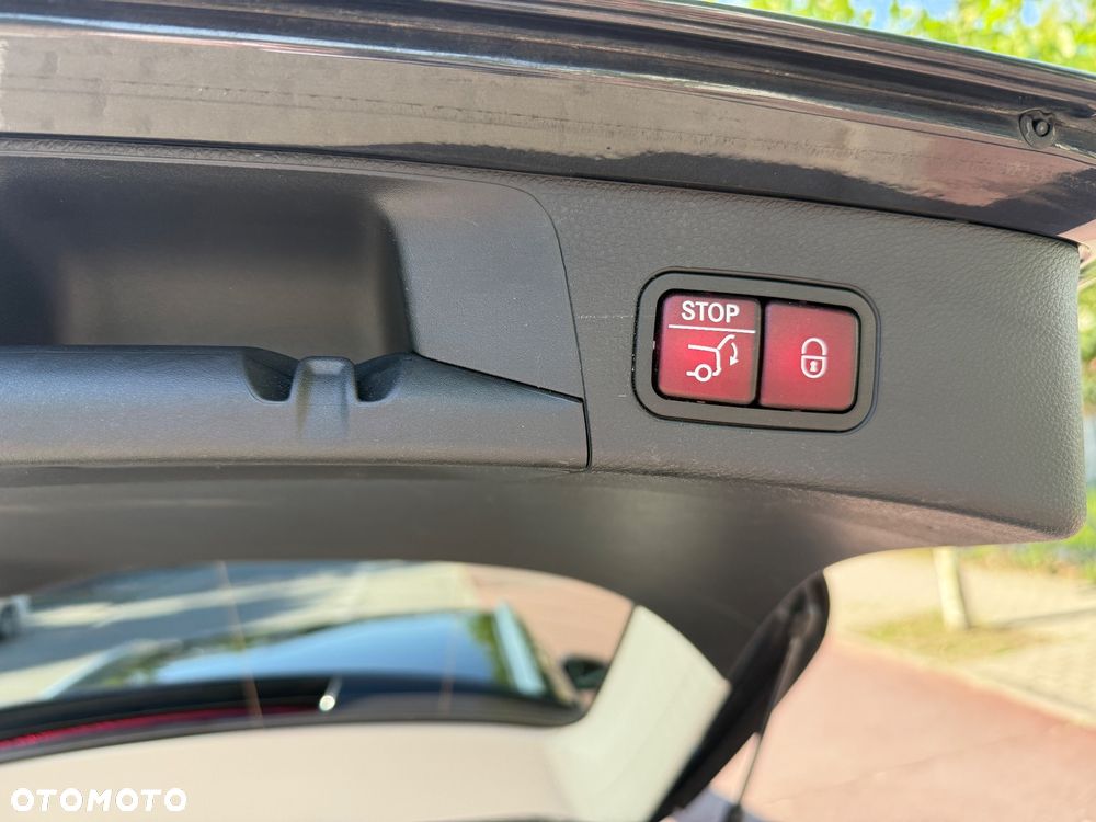 Mercedes-Benz Klasa C 220 d 4MATIC 9G-TRONIC - 8