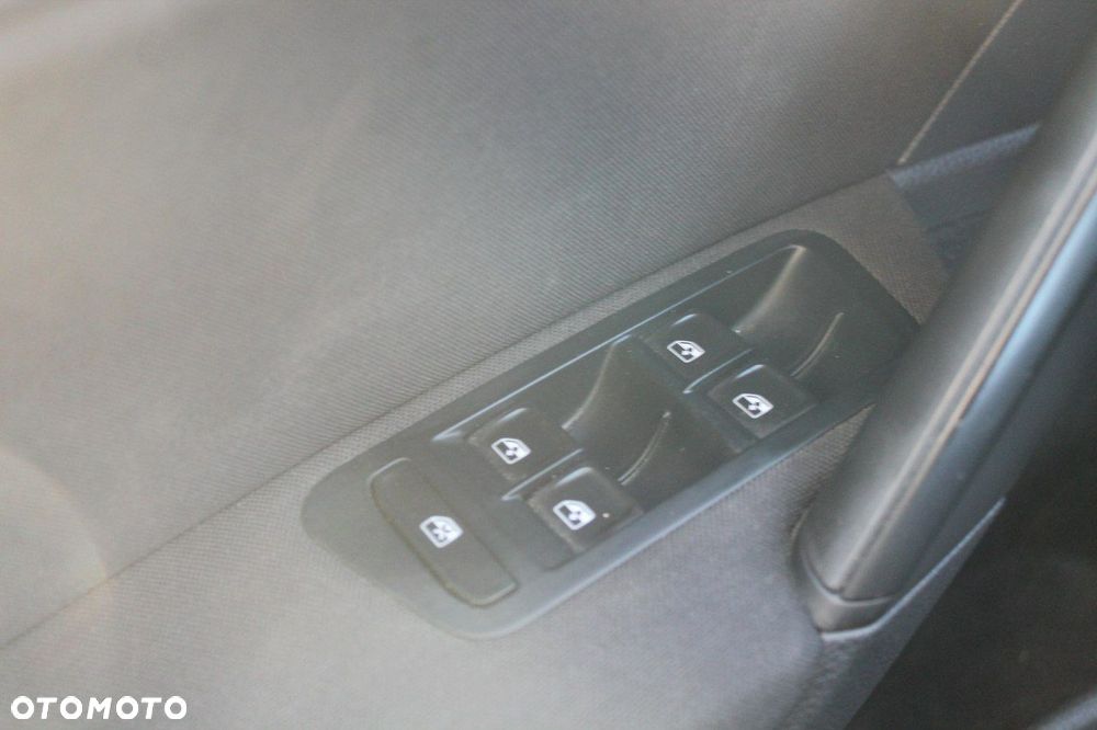 Volkswagen Golf - 16