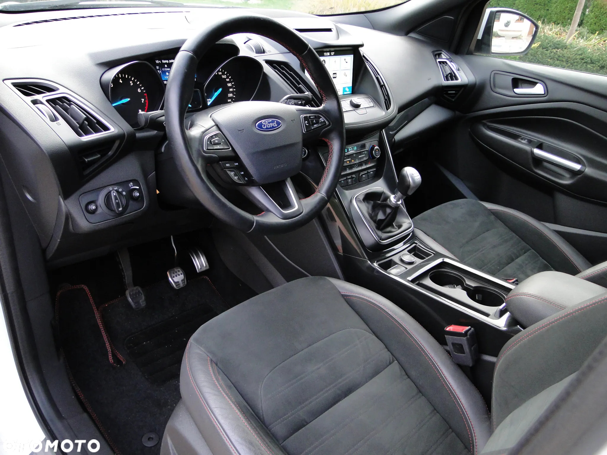 Ford Kuga 1.5 EcoBoost FWD ST-Line ASS - 19