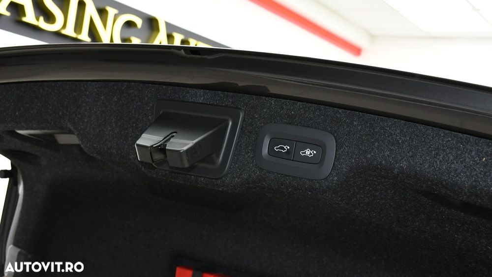Volvo S90 T8 Recharge AWD Geartronic RDesign - 26